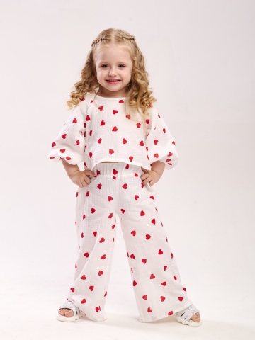 Купить оптом 329-КС. Костюм детский Палаццо, красное сердце, хлопок 100%  муслин, размеры 98,104,110,116 в Будённовске
